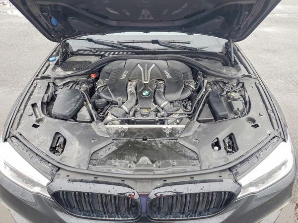 2018 BMW M550XI xDrive — Engine bay
