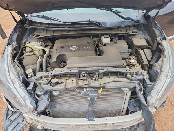 2018 NISSAN MURANO — Engine bay