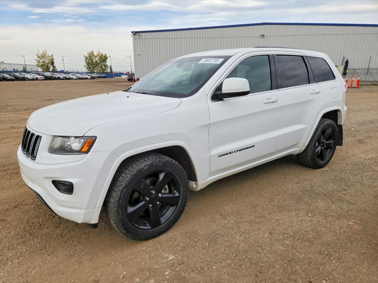 2014 JEEP CHEROKEE Laredo — Front 3/4