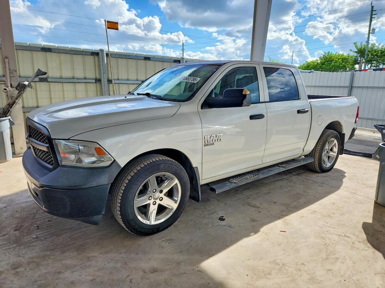 2019 RAM 1500 CLASSIC Tradesman, ST — Front 3/4