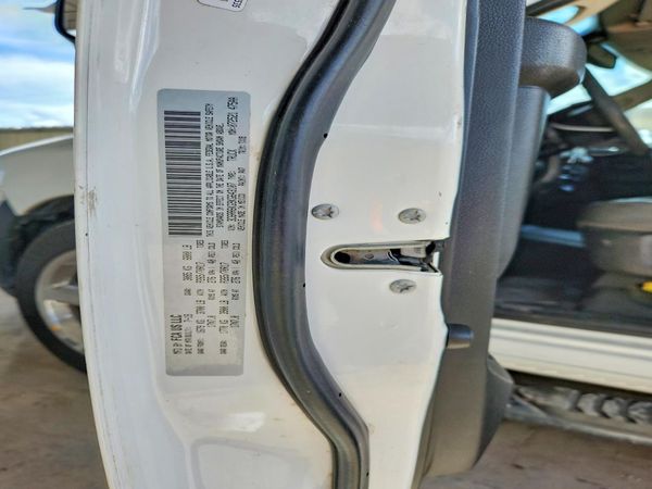 2019 RAM 1500 CLASSIC Tradesman, ST — VINS