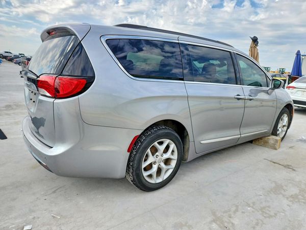 2017 CHRYSLER PACIFICA Touring L — PSRA