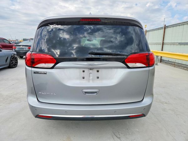 2017 CHRYSLER PACIFICA Touring L — DIRR