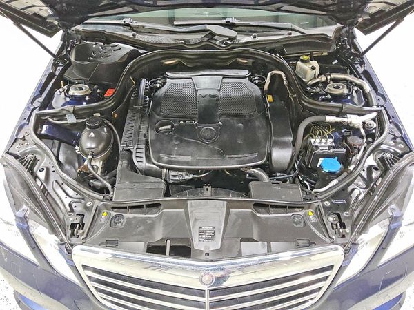 2012 MERCEDES-BENZ E E350 — Engine bay