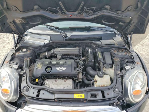 2012 MINI COOPER — Engine bay