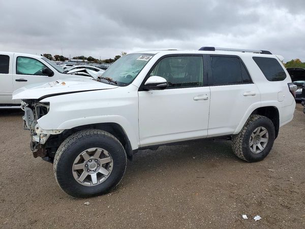 2015 TOYOTA 4RUNNER Base Grade — Front 3/4