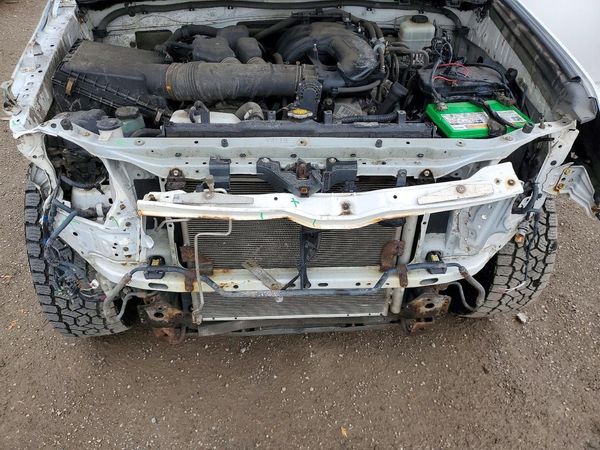 2015 TOYOTA 4RUNNER Base Grade — Engine bay