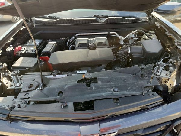 2024 CHEVROLET COLORADO LT — Engine bay