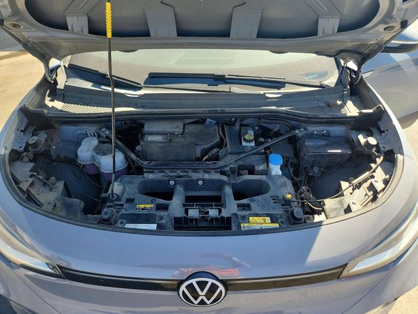 2021 VOLKSWAGEN ID.4 Pro S — Engine bay