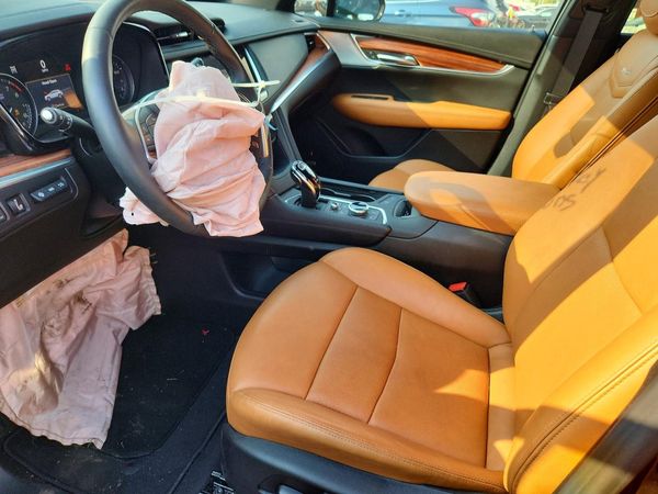 2024 CADILLAC XT5 Premium Luxury — DENT