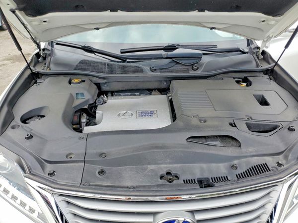 2014 LEXUS RX — Engine bay