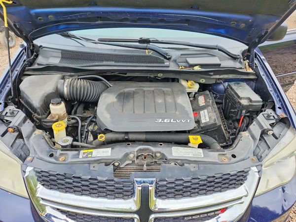 2013 DODGE GRAND CARAVAN SE — Engine bay