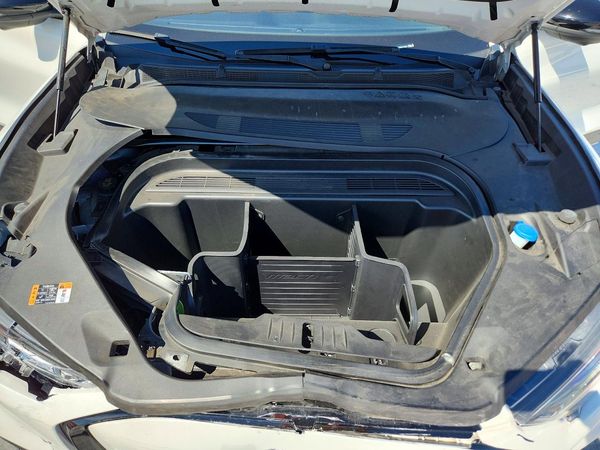 2021 FORD MUSTANG Premium — Engine bay