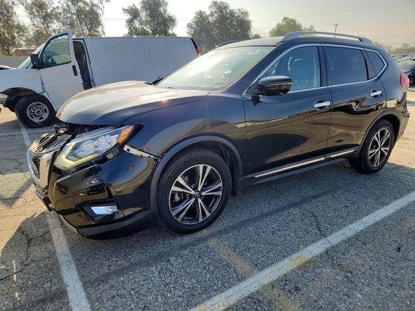 2018 NISSAN ROGUE — Front 3/4