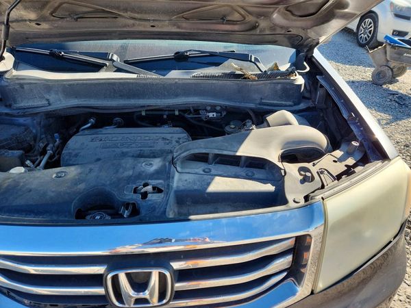 2015 HONDA PILOT EX-L — Engine bay