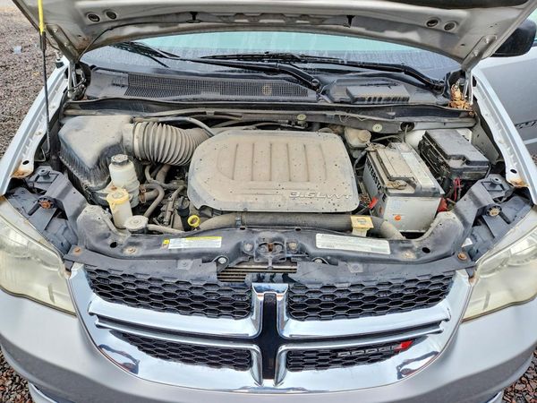 2012 DODGE GRAND CARAVAN SE — Engine bay