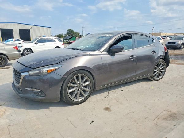 2018 MAZDA 3 — DSFA — Front 3/4