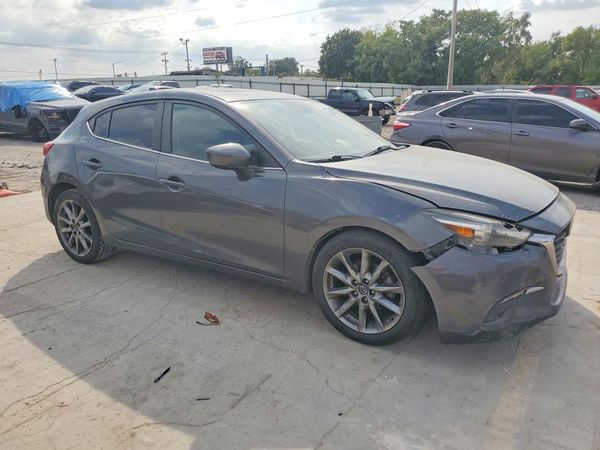2018 MAZDA 3 Grand Touring — Passenger 3/4