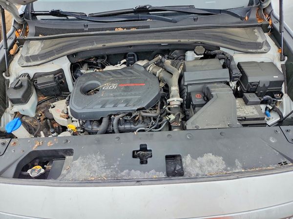 2019 HYUNDAI SANTA FE Limited, Ultimate — Engine bay