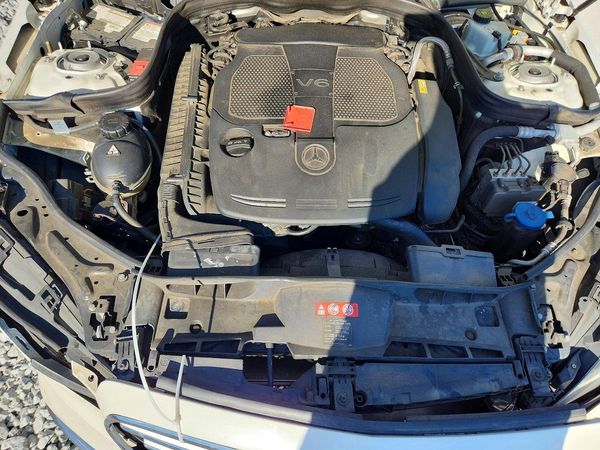 2014 MERCEDES-BENZ E-CLASS E350 — Engine bay