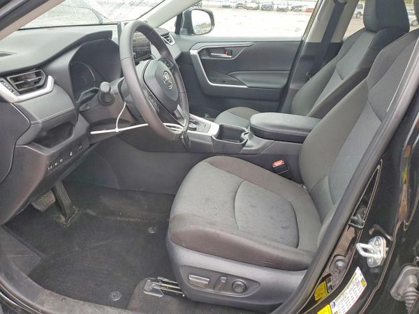 2025 TOYOTA RAV4 XLE — DENT