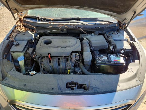 2015 HYUNDAI SONATA SE, ECO — Engine bay