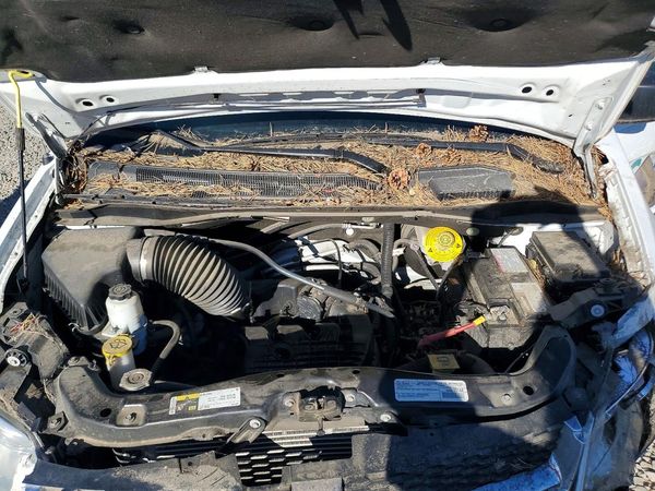 2018 DODGE GRAND CARAVAN SE — Engine bay