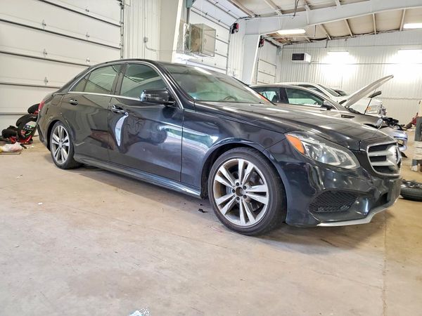 2016 MERCEDES-BENZ E-CLASS E350-4M — Passenger 3/4