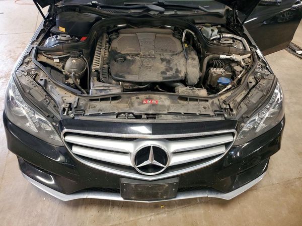 2016 MERCEDES-BENZ E-CLASS E350-4M — Engine bay