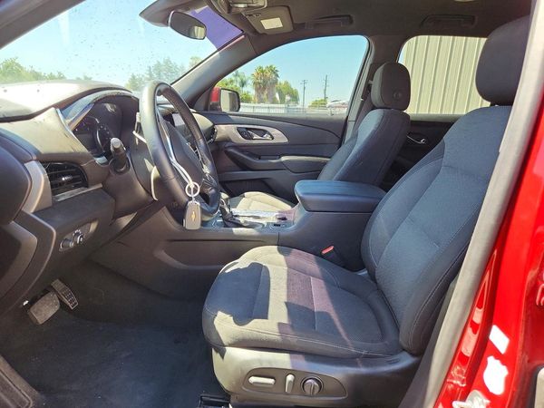 2023 CHEVROLET TRAVERSE — DENT