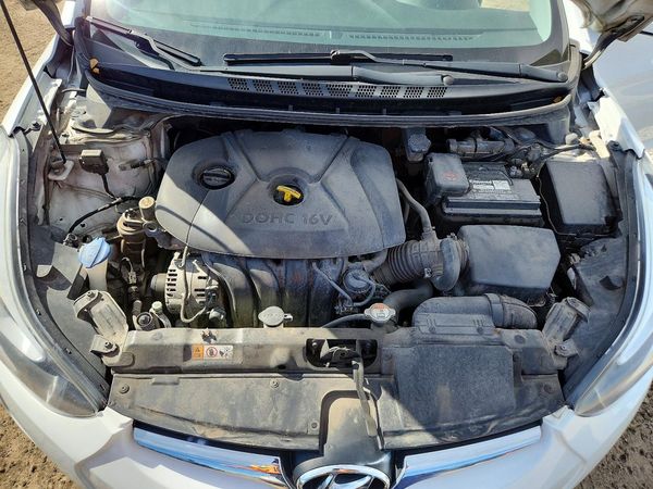 2014 HYUNDAI ELANTRA GLS(Middle) — Engine bay