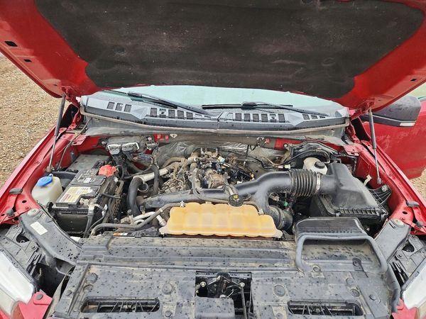 2017 FORD F150 SuperCrew — Engine bay