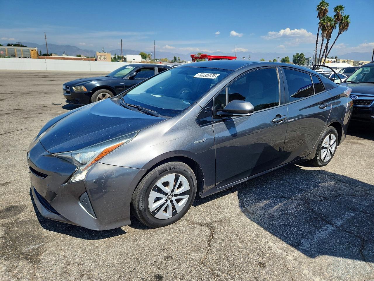 2016 TOYOTA PRIUS — Front 3/4
