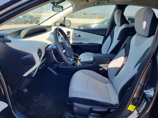 2016 TOYOTA PRIUS — DENT