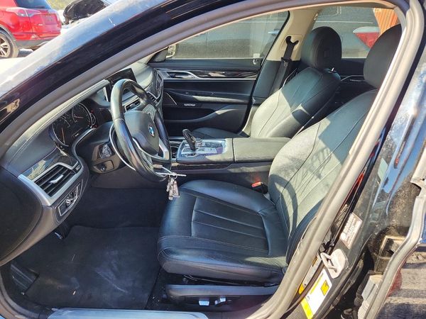 2017 BMW 740 — DENT