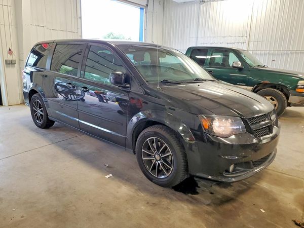 2015 DODGE GRAND CARAVAN SXT — Passenger 3/4