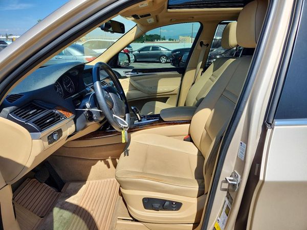 2013 BMW X5 xDrive50i — DENT