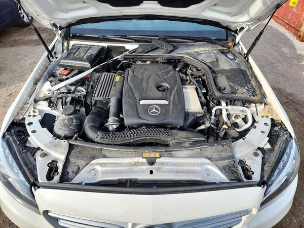 2018 MERCEDES-BENZ C-CLASS C300-4M — Engine bay
