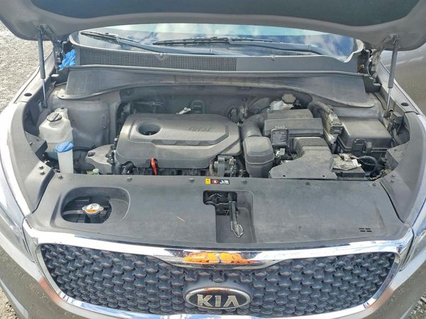 2017 KIA SORENTO L, LX — Engine bay