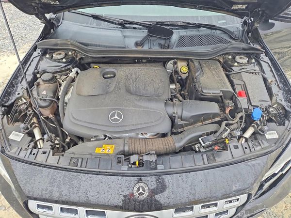 2019 MERCEDES-BENZ GLA-CLASS GLA250 — Engine bay