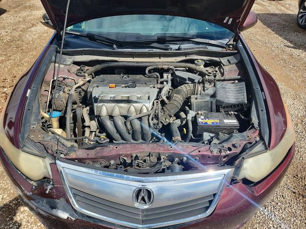 2012 ACURA TSX Tech — Engine bay