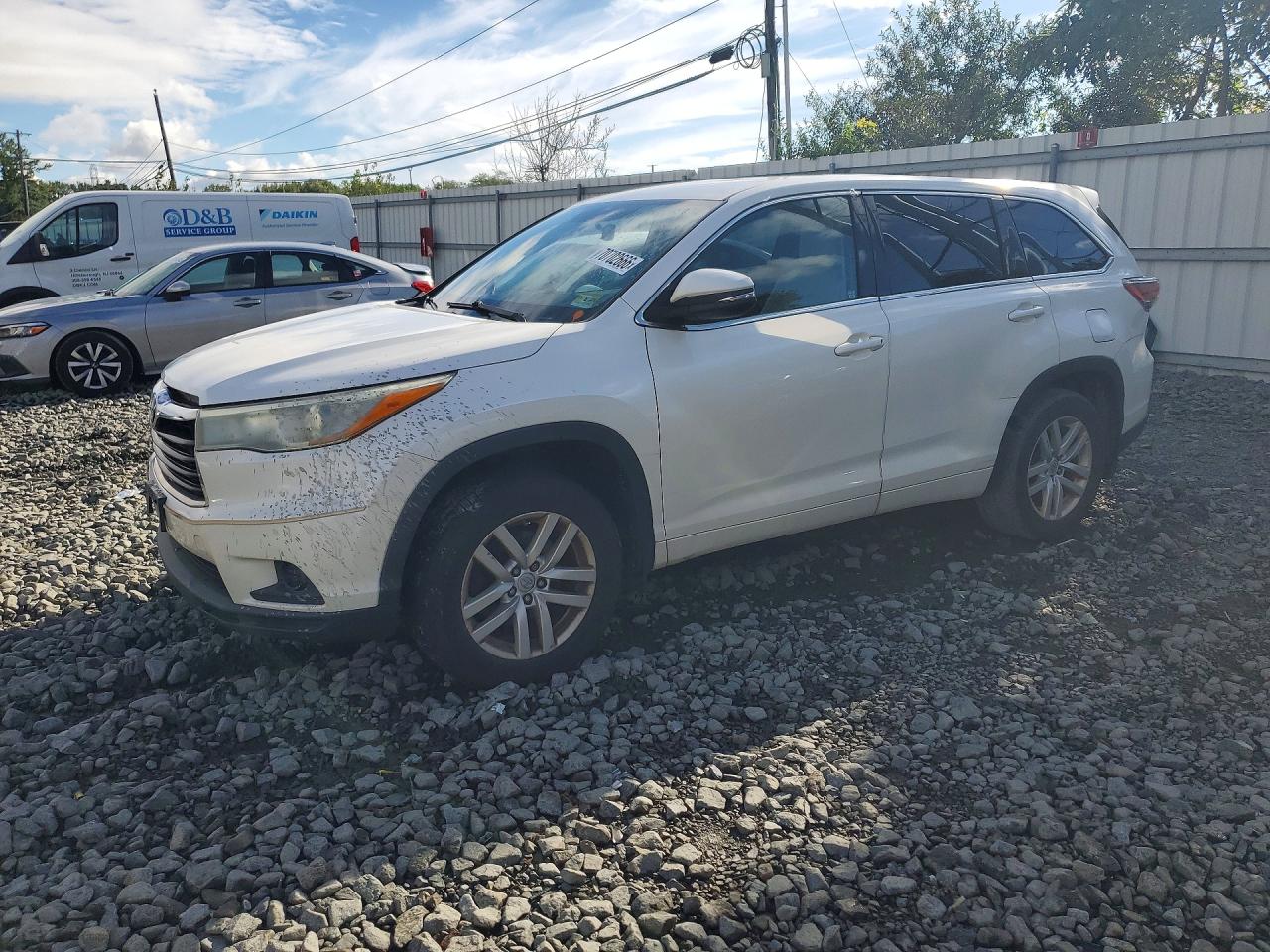 2015 TOYOTA HIGHLANDER Base/Hybrid — Front 3/4