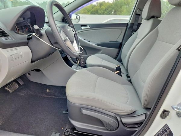2013 HYUNDAI ACCENT GLS, GS — DENT
