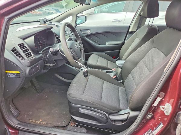 2018 KIA FORTE LX Base — DENT