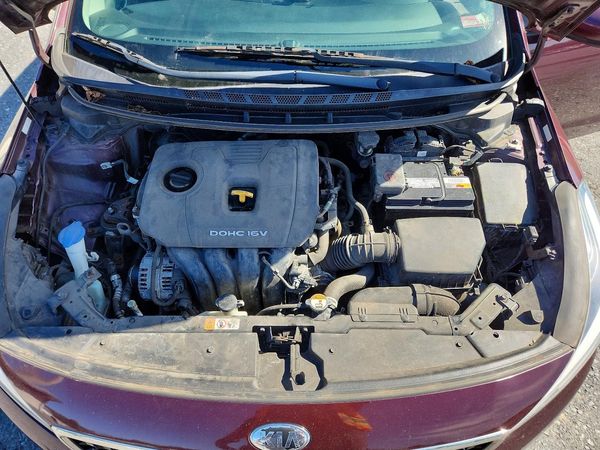 2018 KIA FORTE LX Base — Engine bay