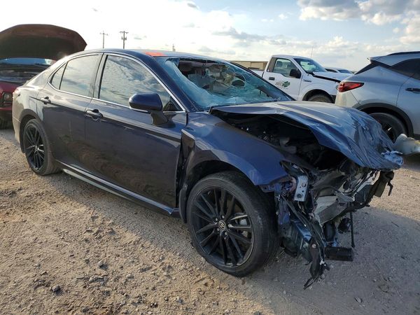 2021 TOYOTA CAMRY XSE — Passenger 3/4