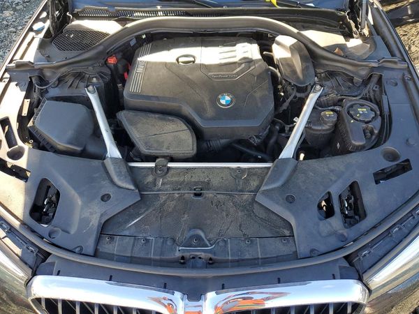 2021 BMW 530 xDrive — Engine bay
