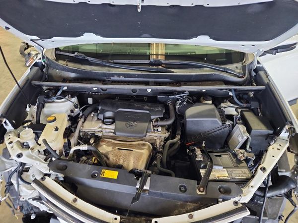 2013 TOYOTA RAV4 High — Engine bay