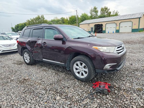 2012 TOYOTA HIGHLANDER Base/Hybrid — Passenger 3/4