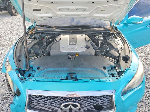 2015 INFINITI Q50 — Engine bay